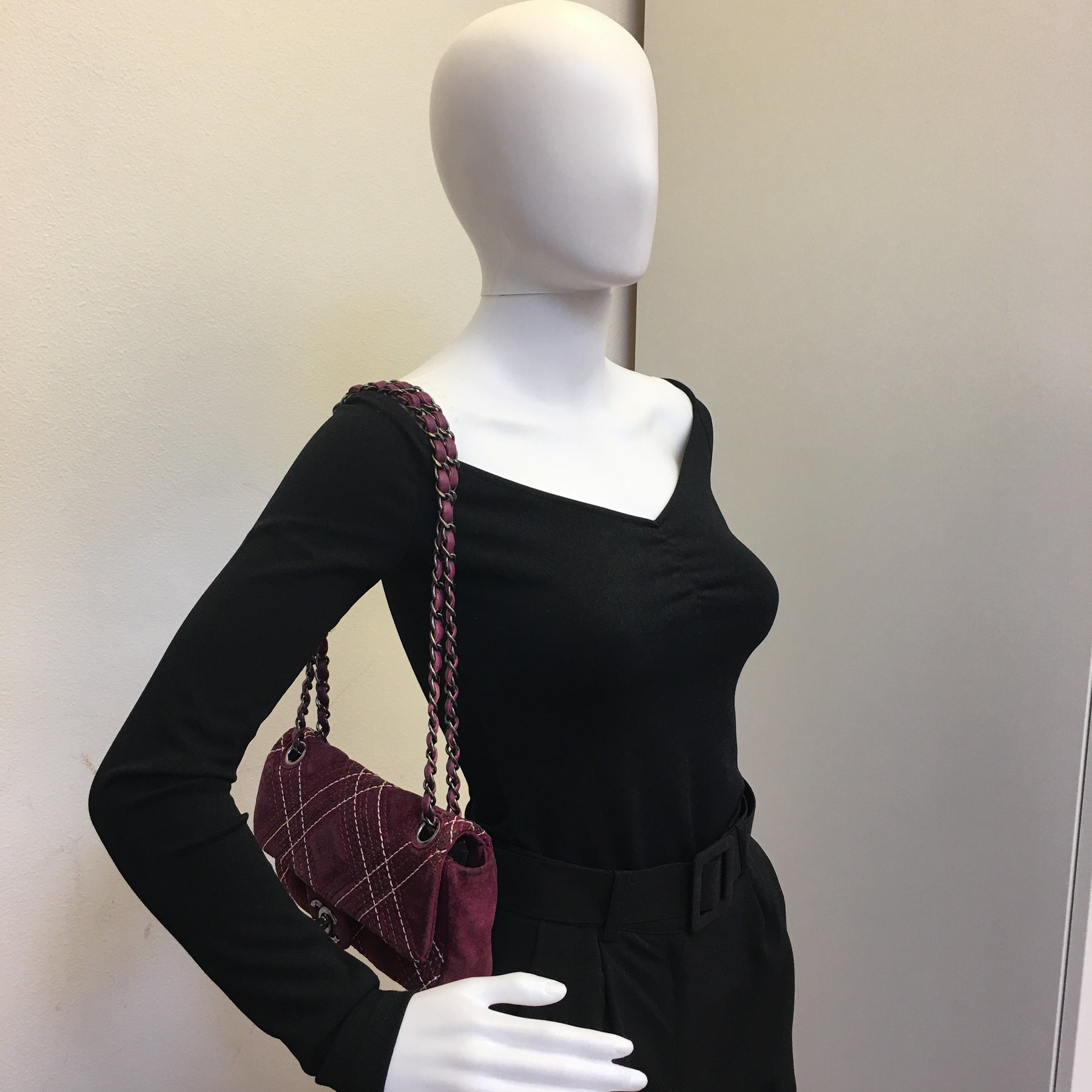 Chanel Timeless/Classique Shoulder Bag in Purple Suede – Fancy Lux