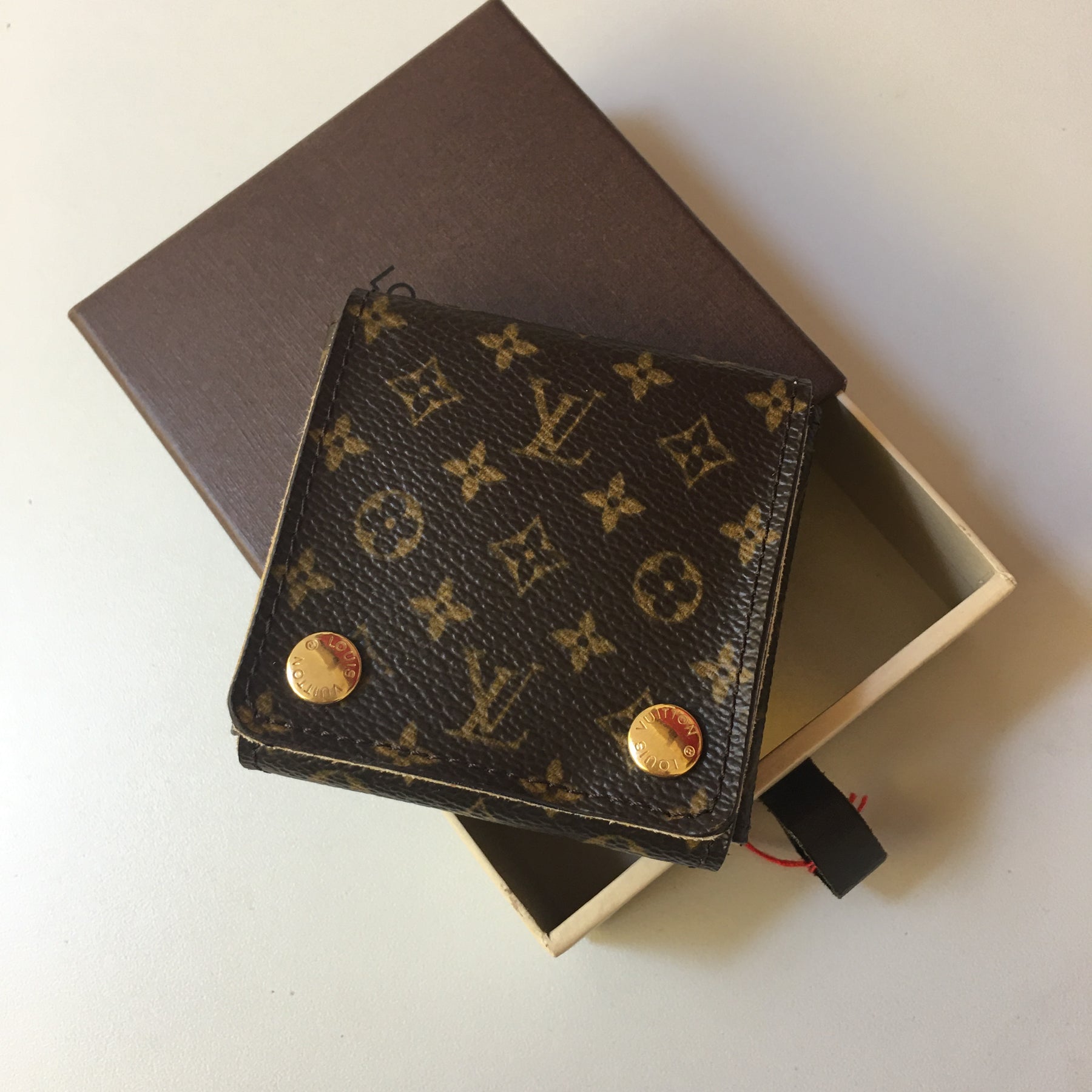 Louis Vuitton Jewelry holder in Brown Canvas – Fancy Lux