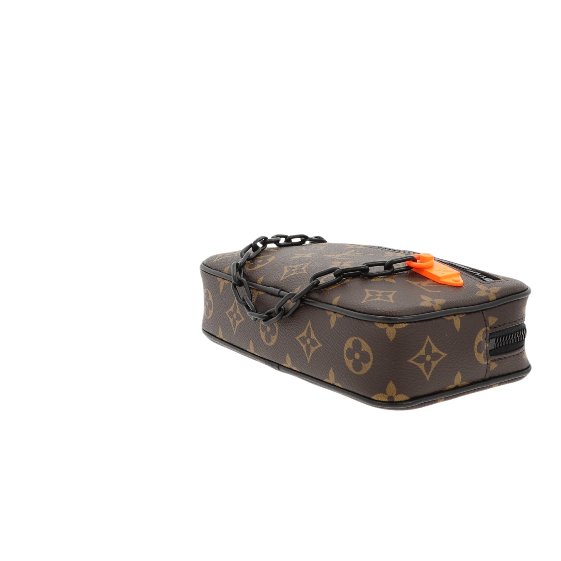 Louis Vuitton on X: Small yet spacious. The Pochette Volga from # LouisVuitton's New Classics range is a versatile everyday accessory. See  more from the collection designed by #VirgilAbloh at    /